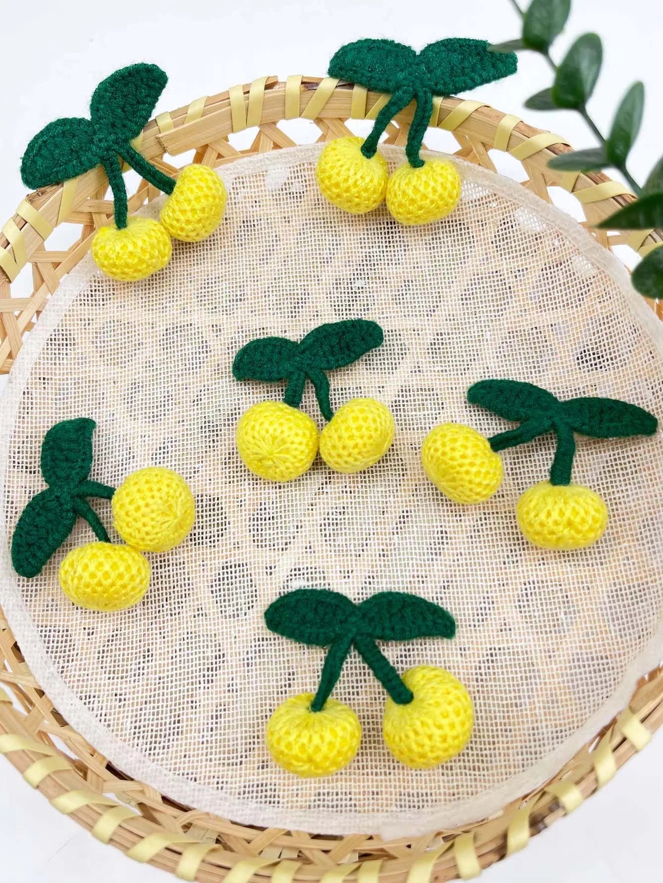2pcs Handmade Crochet Cherry Brooch Knitting Appliques for Crafts Accessories DIY Brooch Pin Clothes Sweater Canvas Bag Decor Zpaxo 2pcs yellow