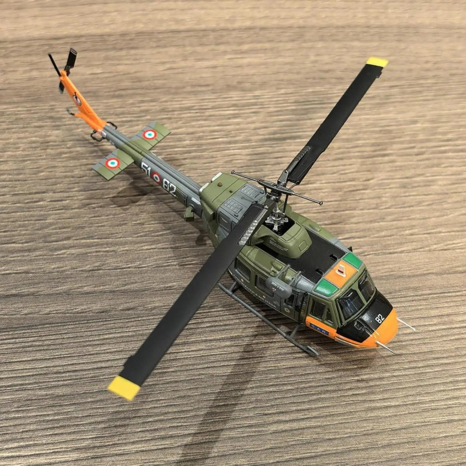 1 100 Diecast Helicopter Model Base Alloy Aircraft Toy Home Living Zpaxo army green