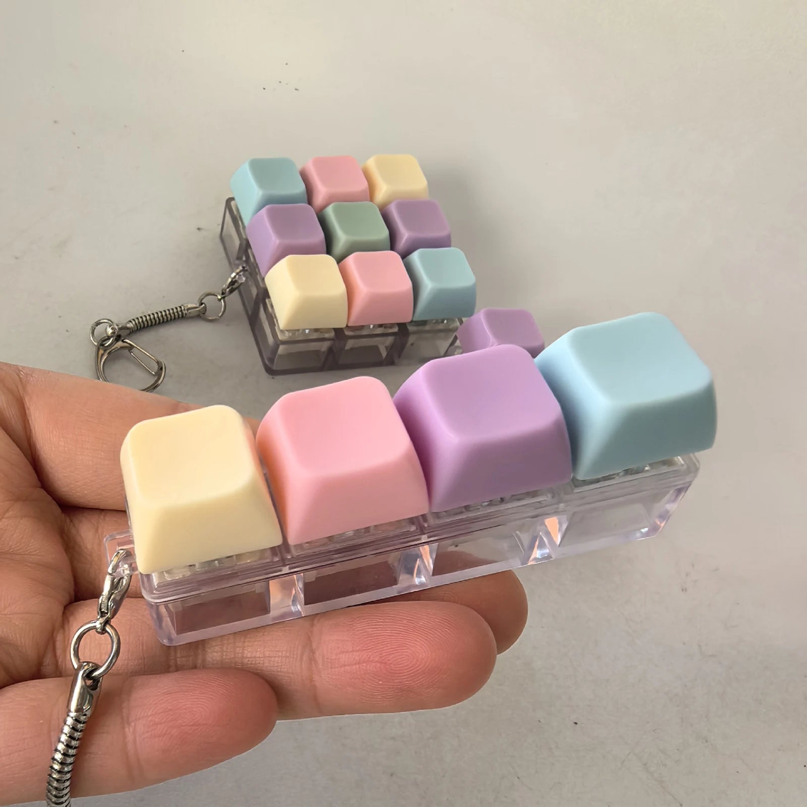 9-Key Fidget Keyboard Keychain – Stress Relief Toy for Adults Fidget Keychain Toy Zpaxo