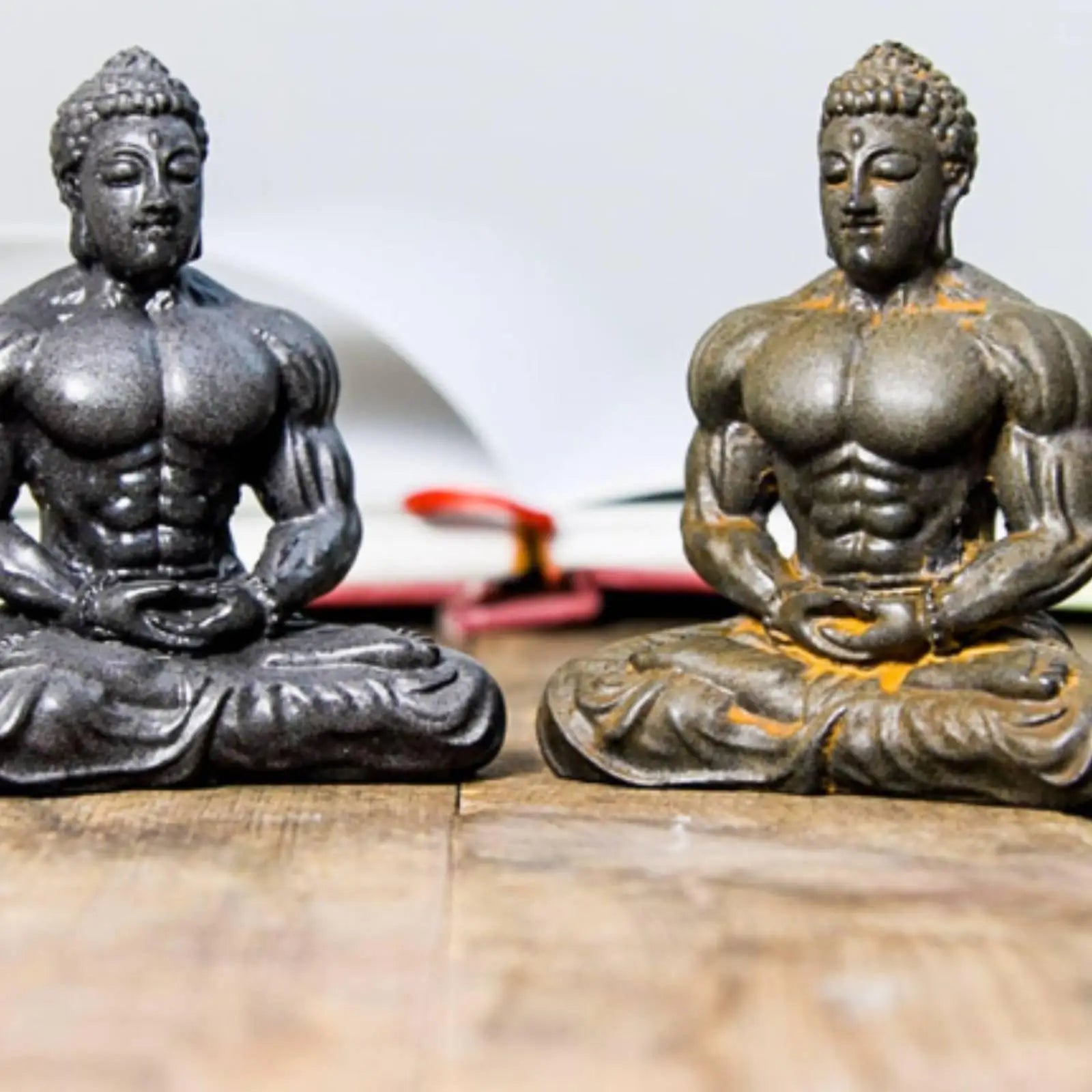 Resin Muscular Buddha Statue Creative Design Bodybuilder Buddha Figurine Vintage Style Meditating Muscle Man Statue for Fitness Zpaxo