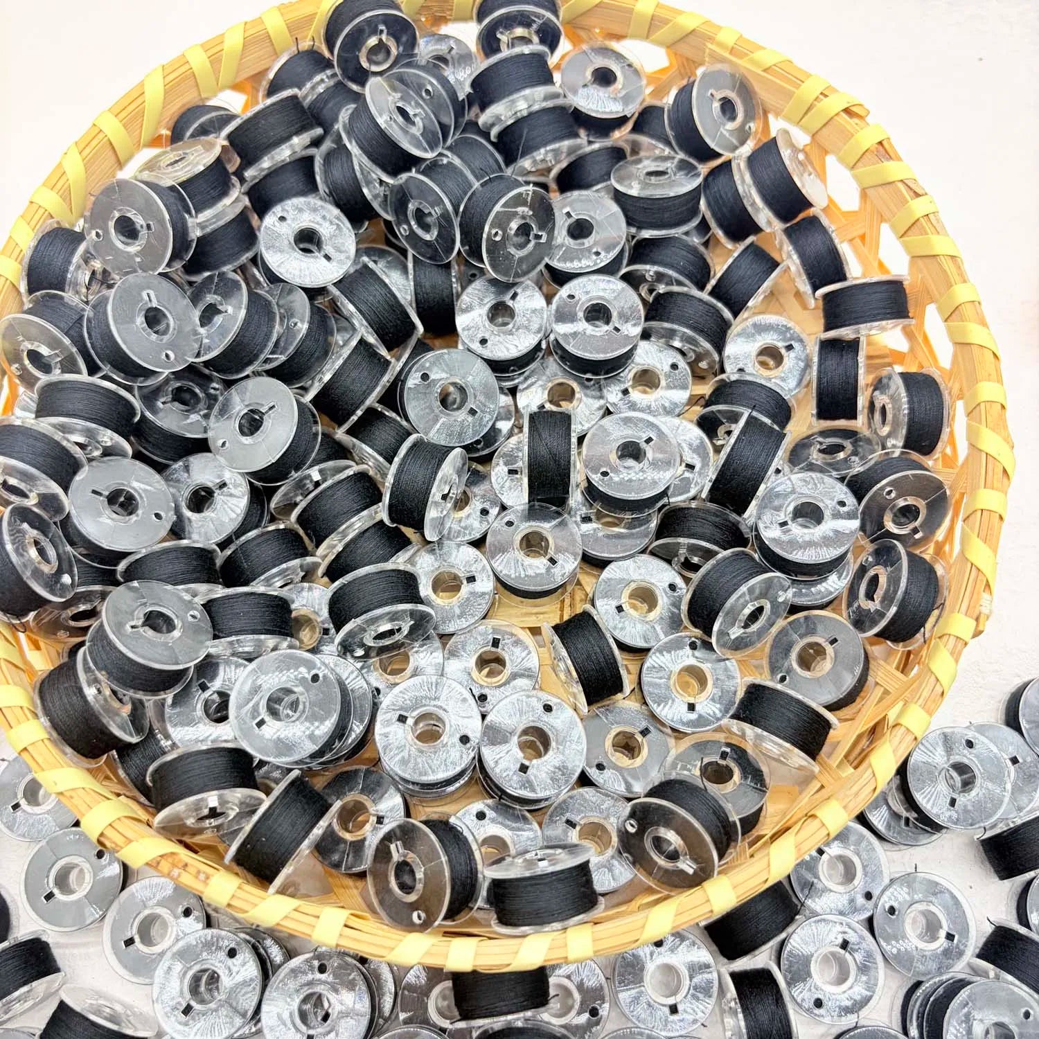 Sewing Machine Thread Bobbins Black & White – 10 or 30 Pack Sewing Thread Bobbins Zpaxo 30pcs black