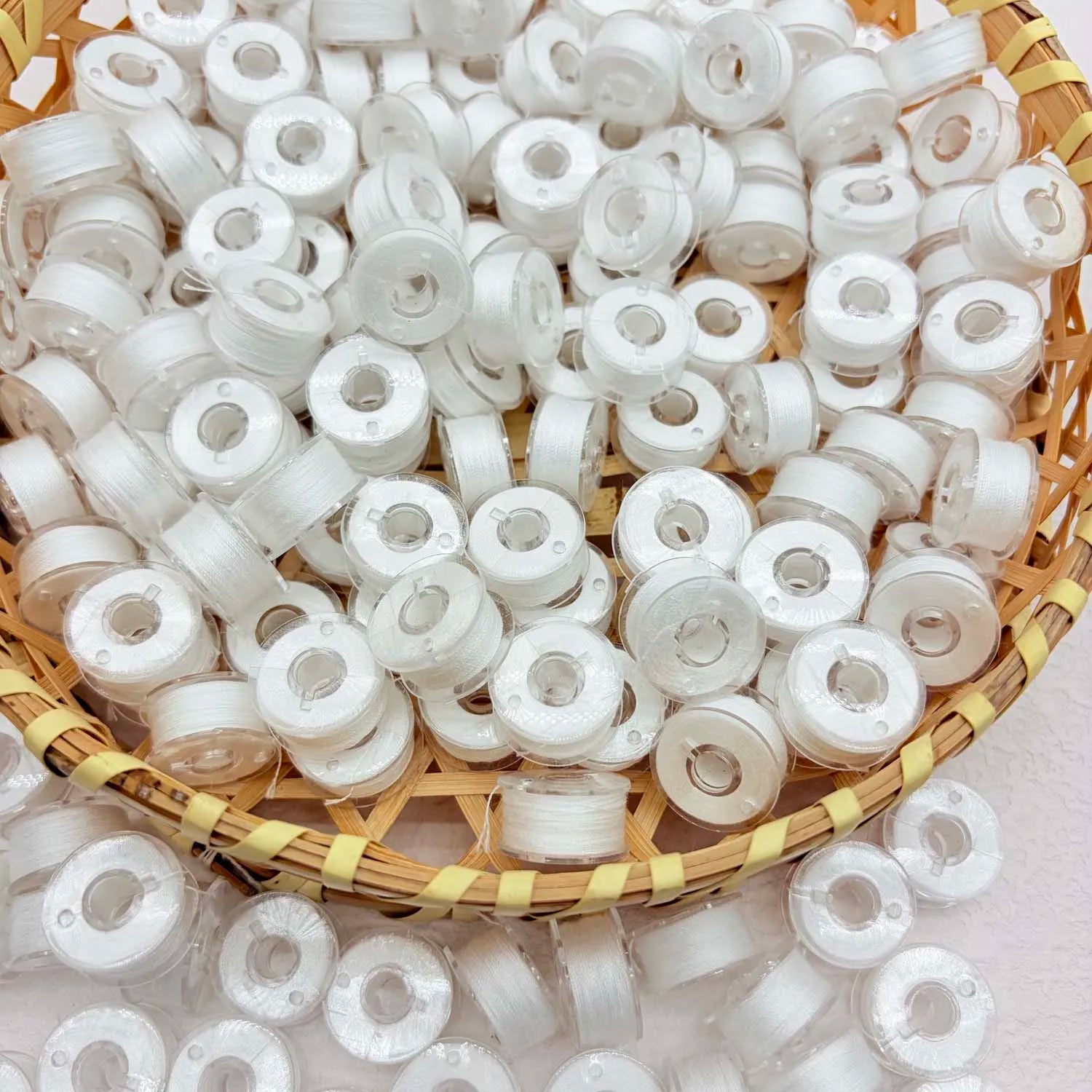 Sewing Machine Thread Bobbins Black & White – 10 or 30 Pack Sewing Thread Bobbins Zpaxo 30PCS white