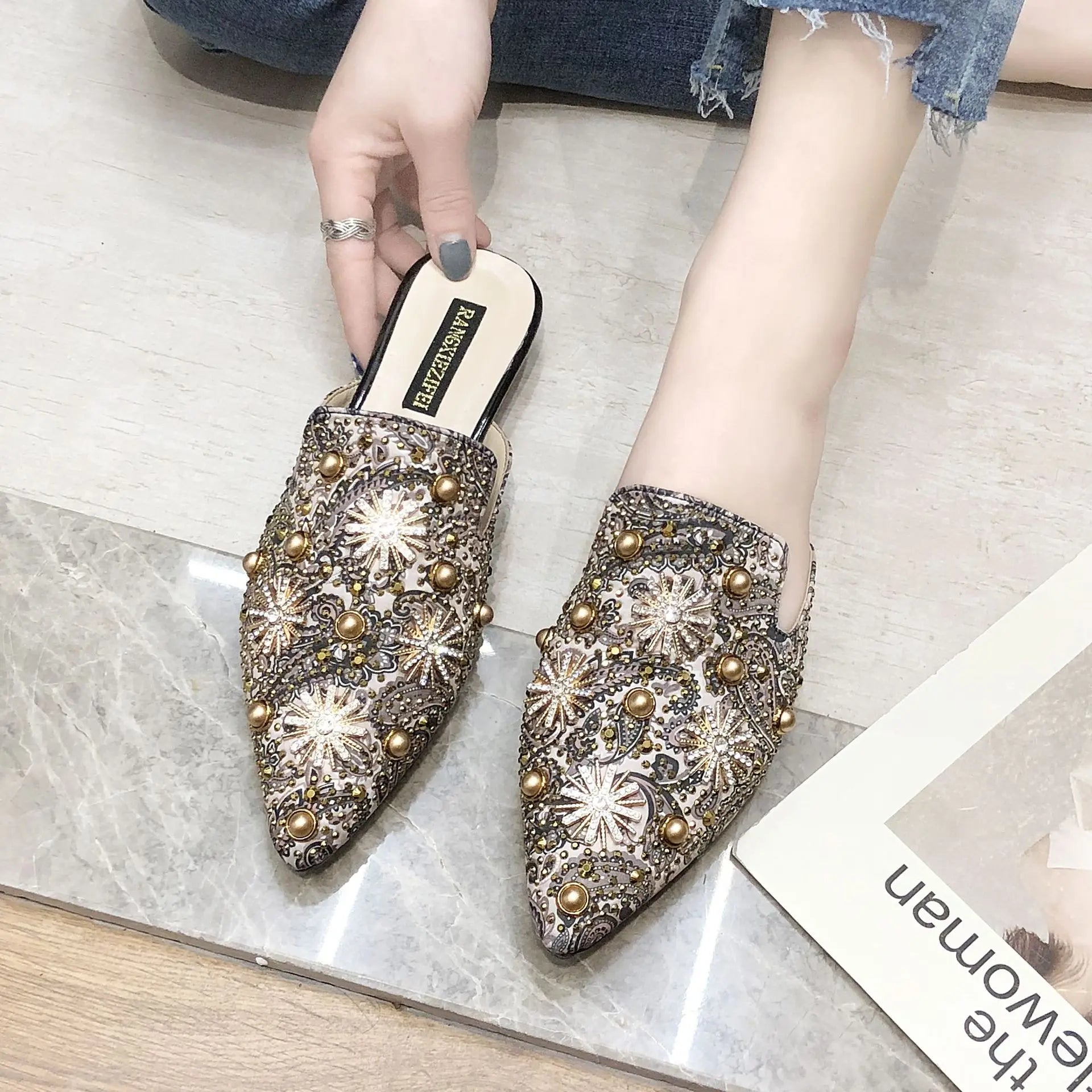 Luxury Women Mules Ladies Summer Chinese Slippers Women Shoes 2019 New Low Heels Flat Casual Shoes Woman Flip Flops Zpaxo