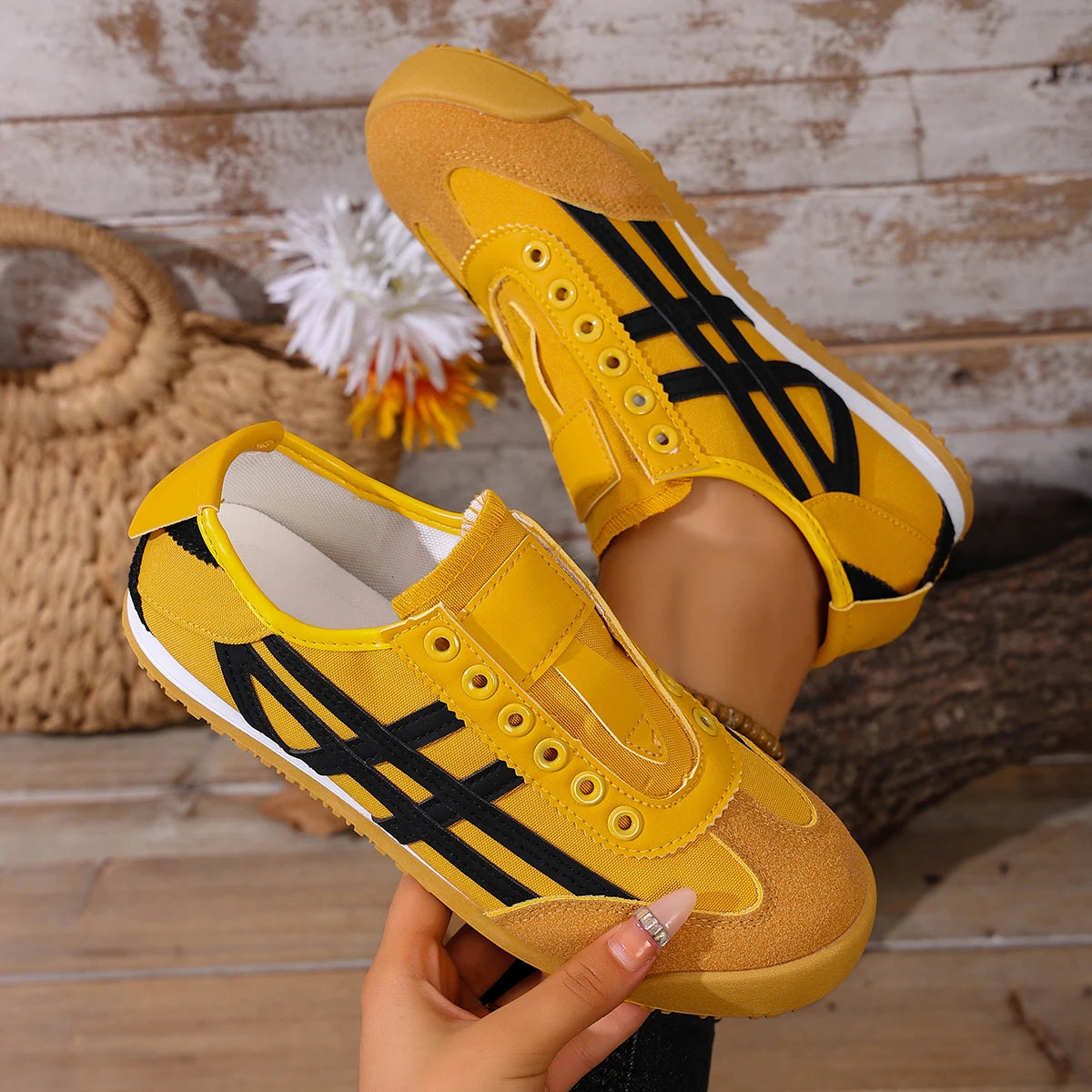 Women Sneakers 2025 New Couple Casual Sneakers Women Lace Up Soft Sole Flat Sports Shoes Classic Walking Running Shoes Women Zpaxo YELLOW 36