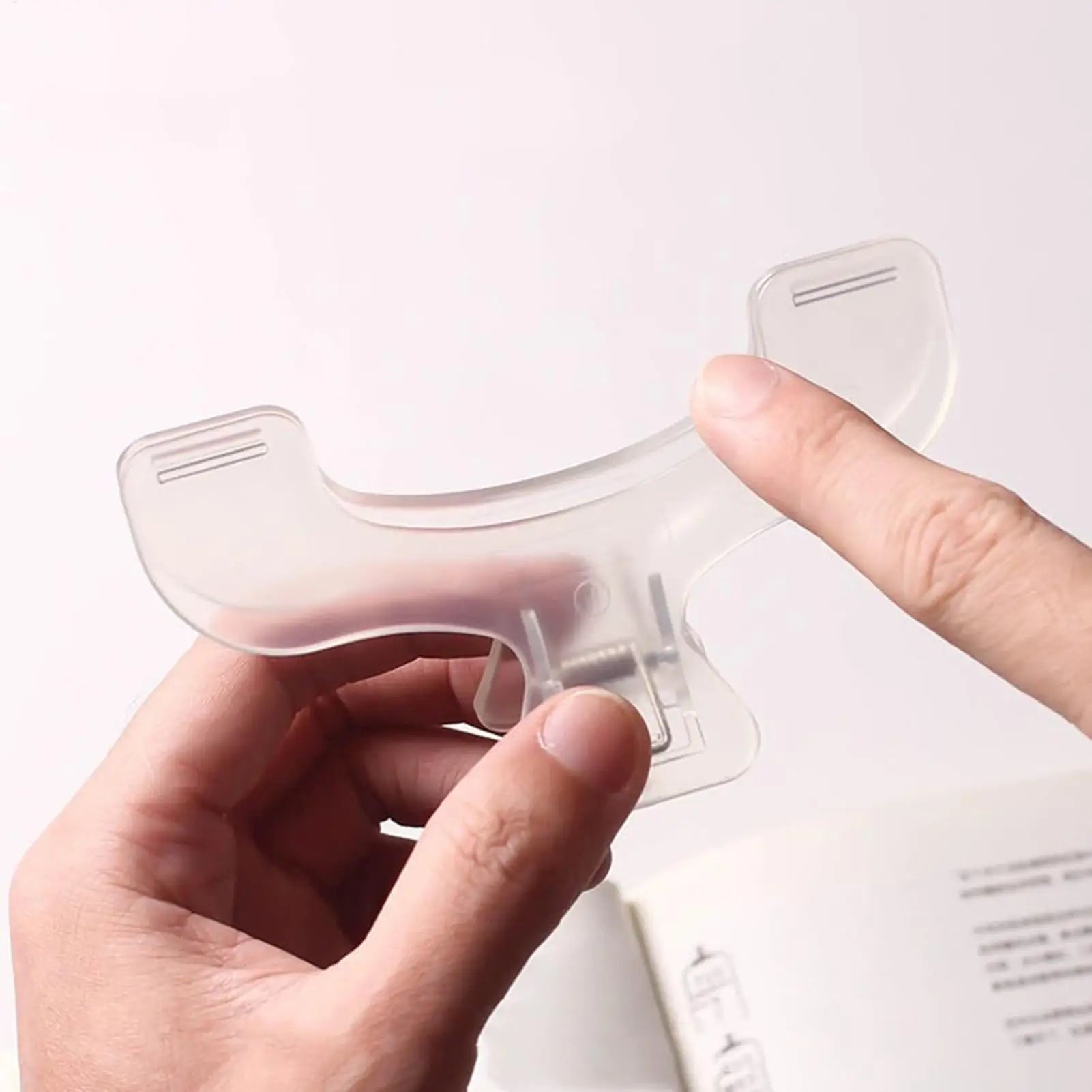Plastic Book Clip Simple Reading Aid Fixed Book Holder Bookmarks Creative Design Practical Note Holder for Bookstore Page Marker Zpaxo