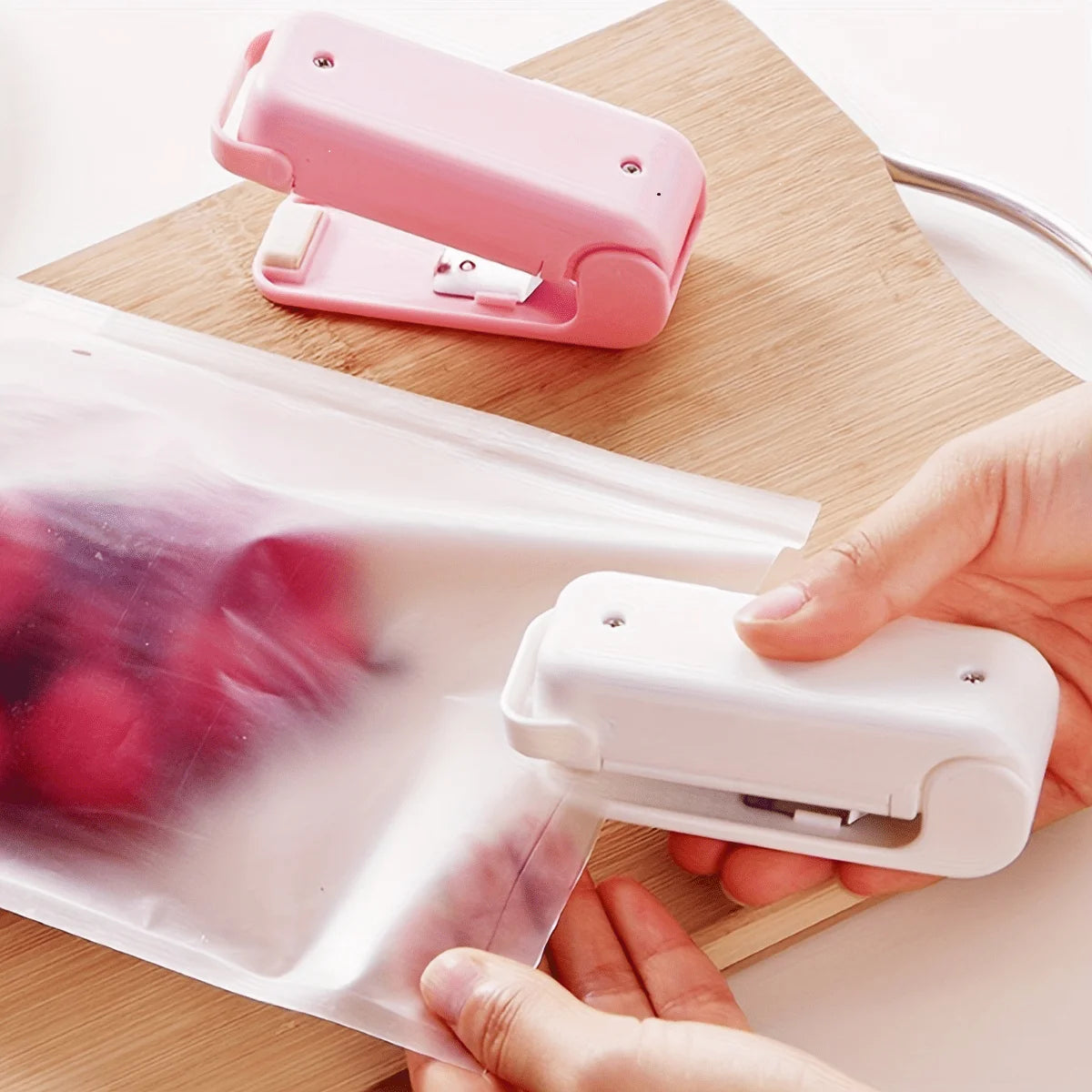 Space-saving Mini Snack Sealer Reusable Easy-use Vacuum Commercial
