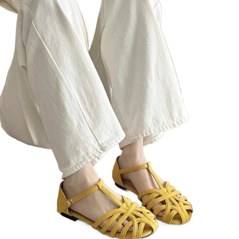2025 Summer Fashion Weaving Hollow Flat Bottom Baotou Comfortable