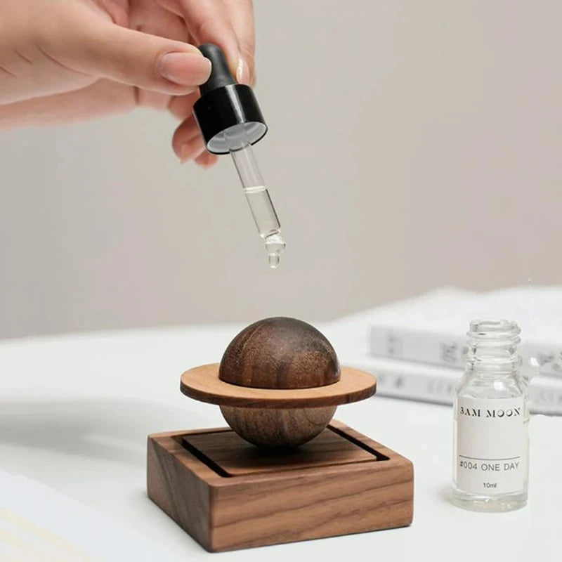 Wooden Aromatherapy Diffuser Scented Wood Planet-shaped Car Home