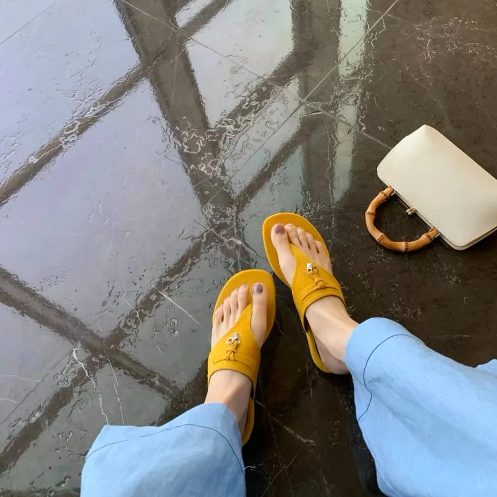 Fashion Metal Buckle Tassel Toe-clip Slippers Women Sandals Summer Flat Slippers Wearing Outside Casual Beach Shoes Female Zpaxo