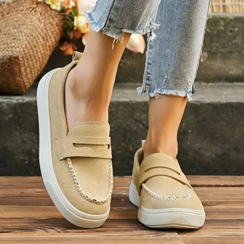 2025 New Women Loafers Retro Outdoor Designer Shoes Women Trend Fashion Slip-On Sneakers Rubber Sole Lightweight Women Shoes Zpaxo