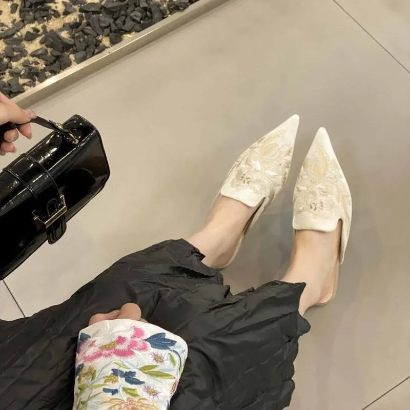 2025 Summer New Vintage Baotou Slippers Women's Outer Wear Flat Embroidered Pointed Toe 1 Slip-on Shoes Guofeng Women's Shoes Zpaxo