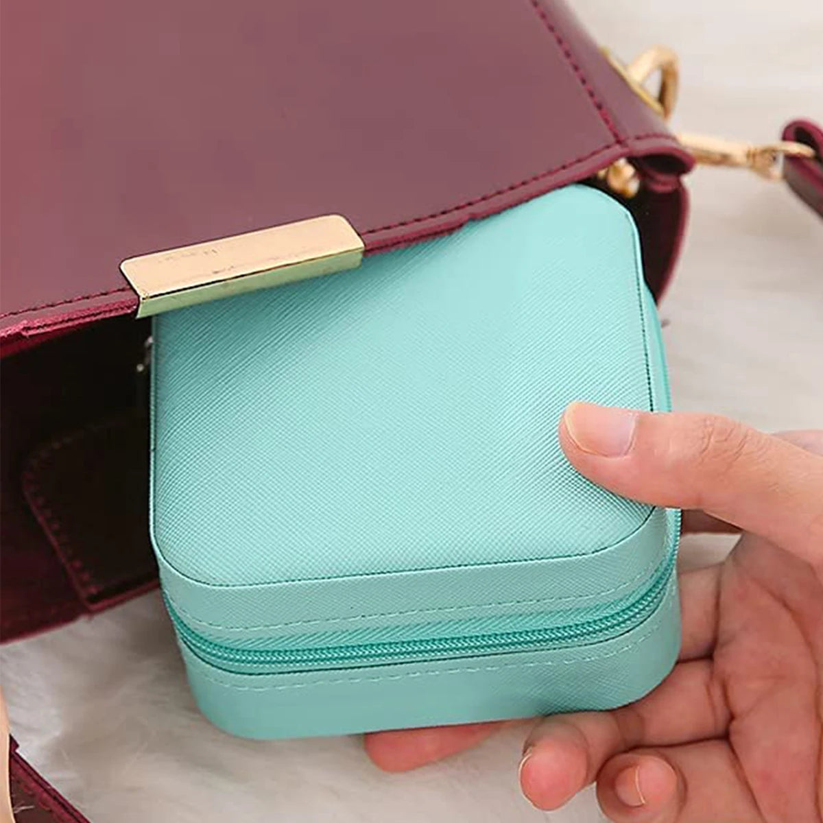Portable Jewelry Storage Box Travel Jewelry Organizer Case Leather Storage Earrings Necklace Ring Jewelry Display Zpaxo