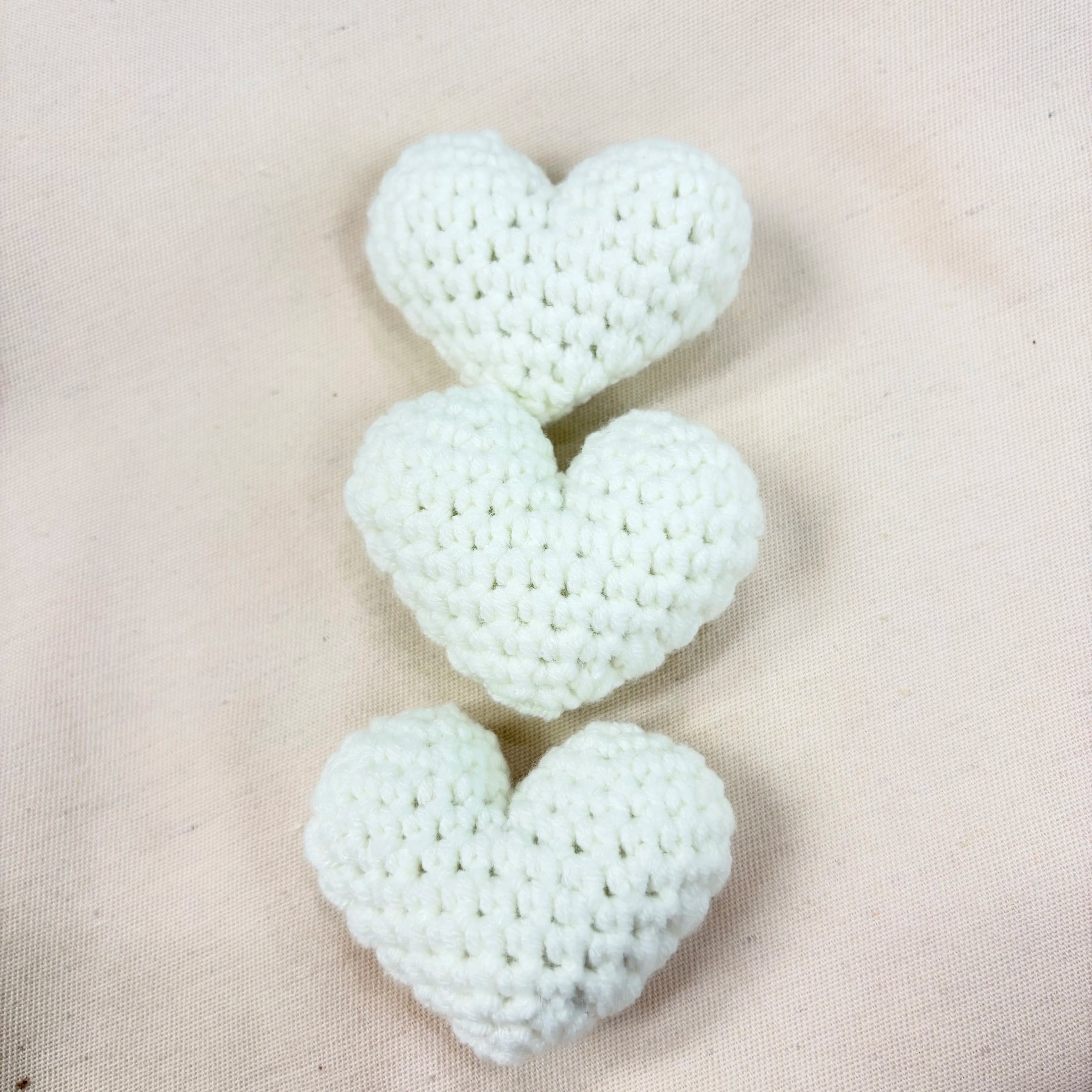3pcs Knitted Hearts Valentine's Day Wedding Home Decoration Supplies, Handmade DIY Blue, Red, White, Pink Zpaxo white 3pcs