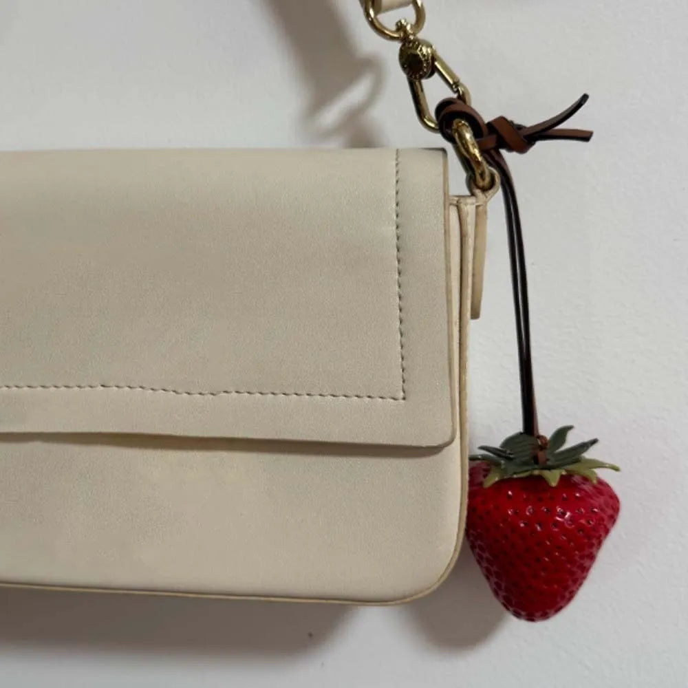 Funny Waterproof Strawberry Key Ring Elegant Alloy Versatile Bag Zpaxo
