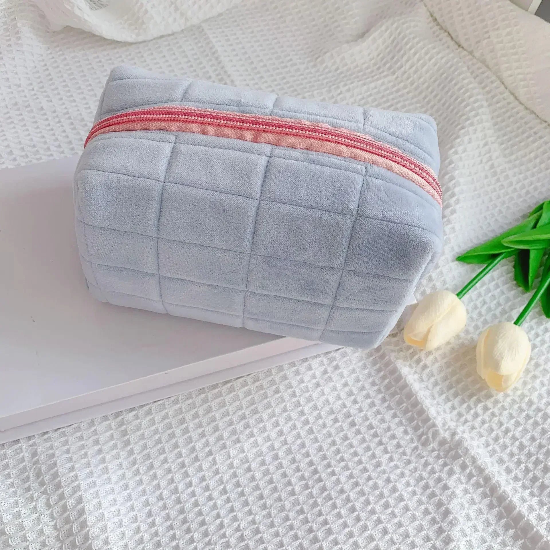 Large Fur Cosmetic Bag – Travel Makeup & Toiletry Organizer Cosmetic Organizer Bag Zpaxo Cream blue