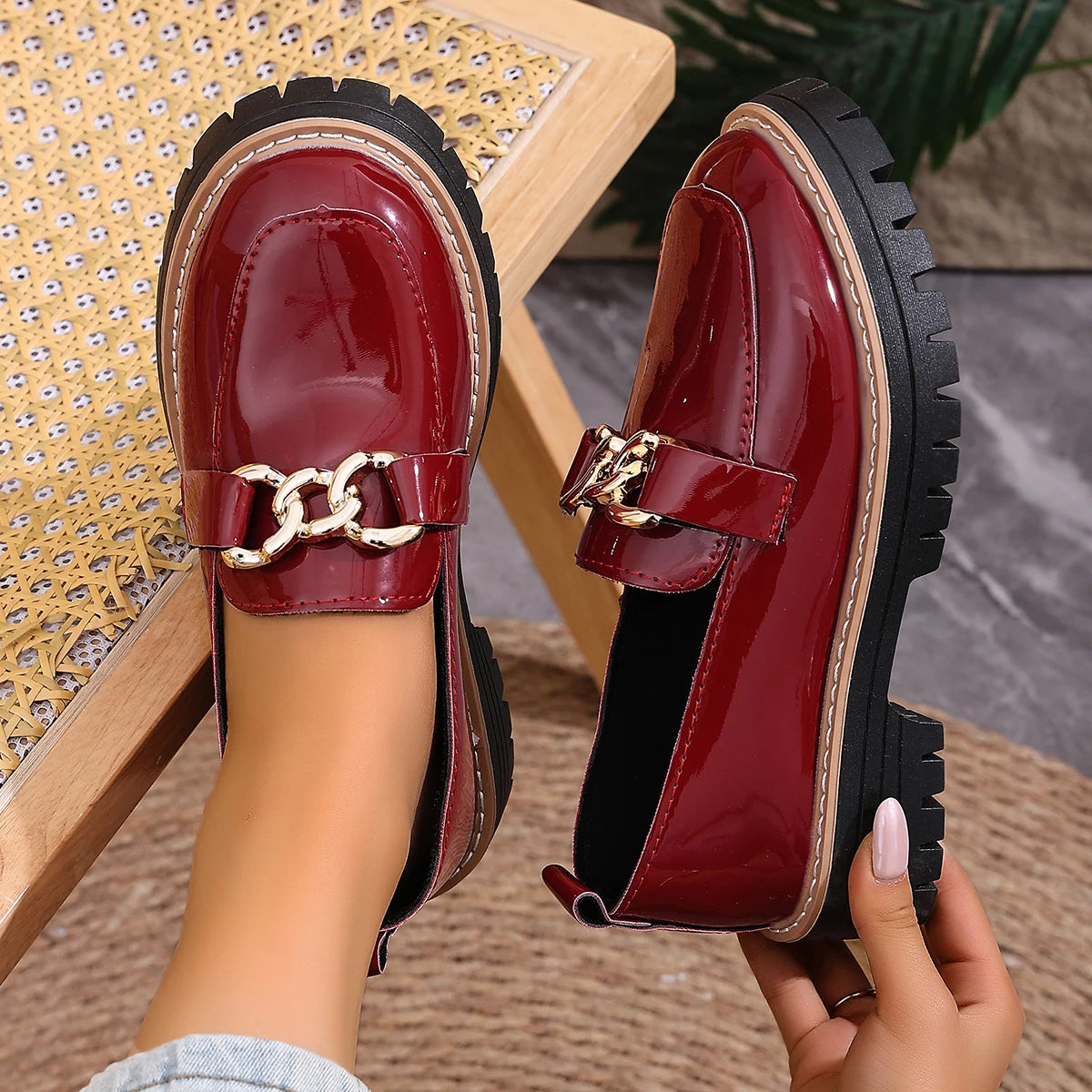 Women Loafers Thick Heel Chunky Casual Shoes Spring Autumn Retro Flats Shoes Women Round Toe Metal Decorated Sneakers Women Zpaxo Red 38