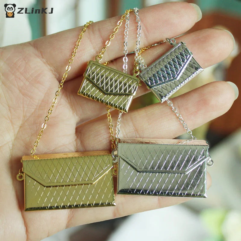 ▶1Pc Metal chain pack Doll Bag Miniature Shopping Handbag for Clothes Accessories Zpaxo
