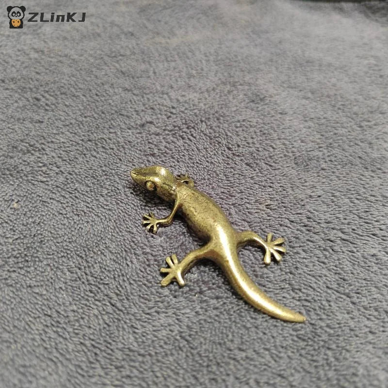 ▶1PCS Gecko Figure Home Decor Small Ornaments Antique Brass Animal Figurines Tea Pet Desk Decorations Home Decor Accessories Zpaxo