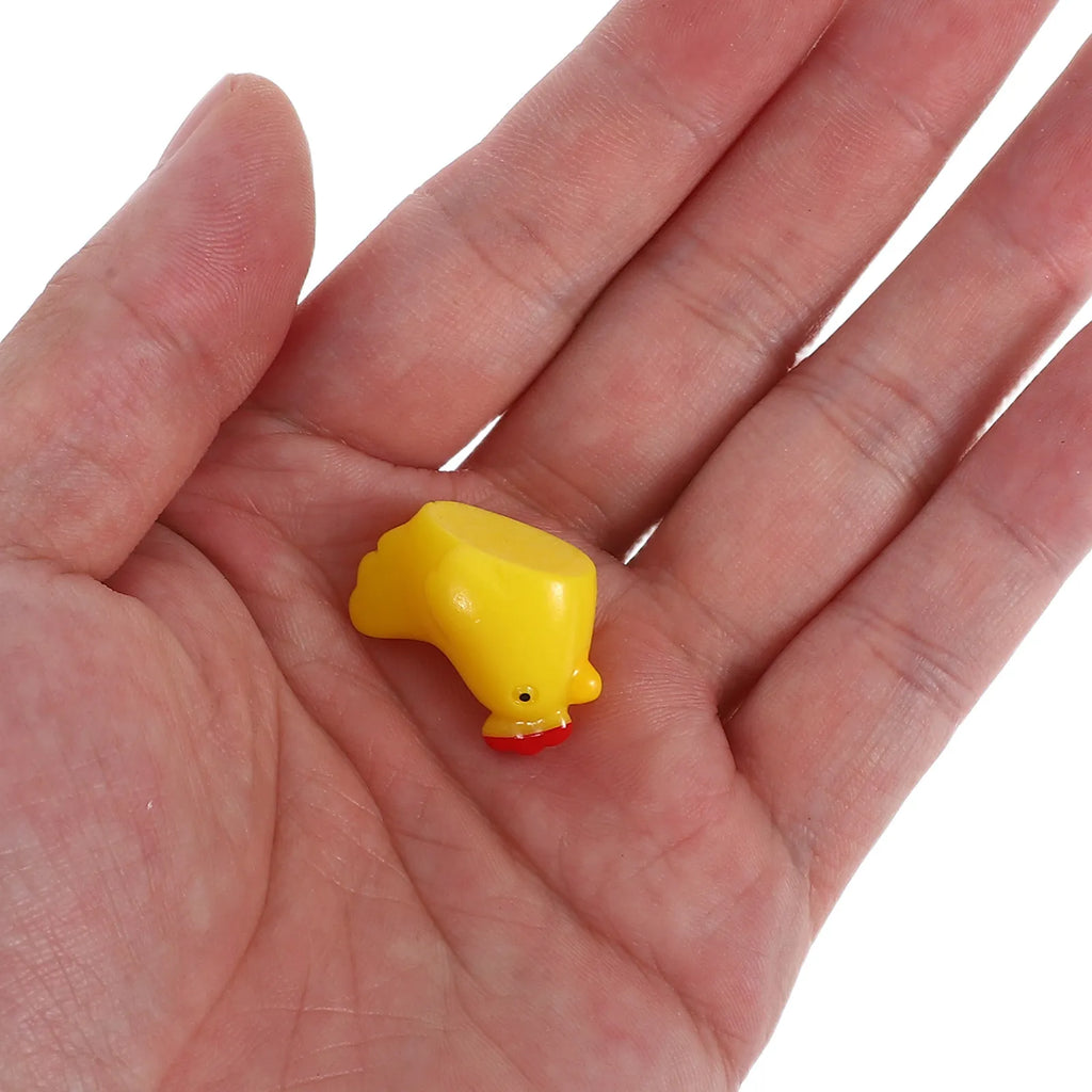 Adorable Mini Resin Hen Figurines Micro Landscape DIY Terrarium Moss