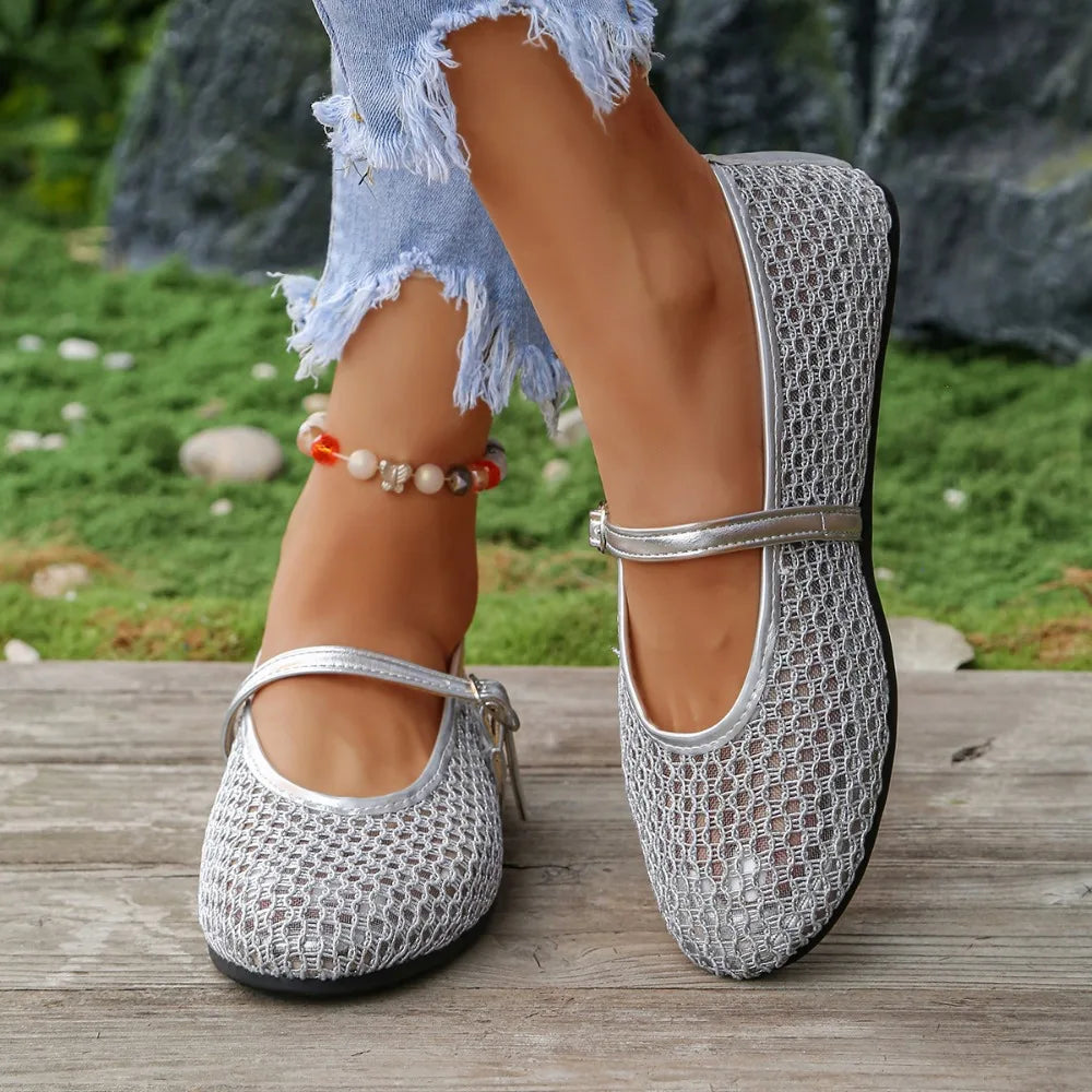 2026 Summer Designer Cosy Mesh Heels Women Flat Shoes Fashion Round Toe Buckle Strap Casual Outdoor Dress Sandals Zpaxo