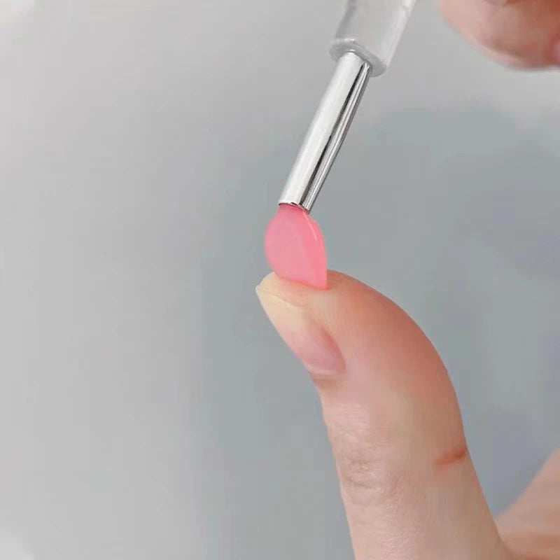 Soft silicone lip brush with a cover - multi-functional lip balm applicator, lipstick lip gloss makeup brush, reusable Zpaxo