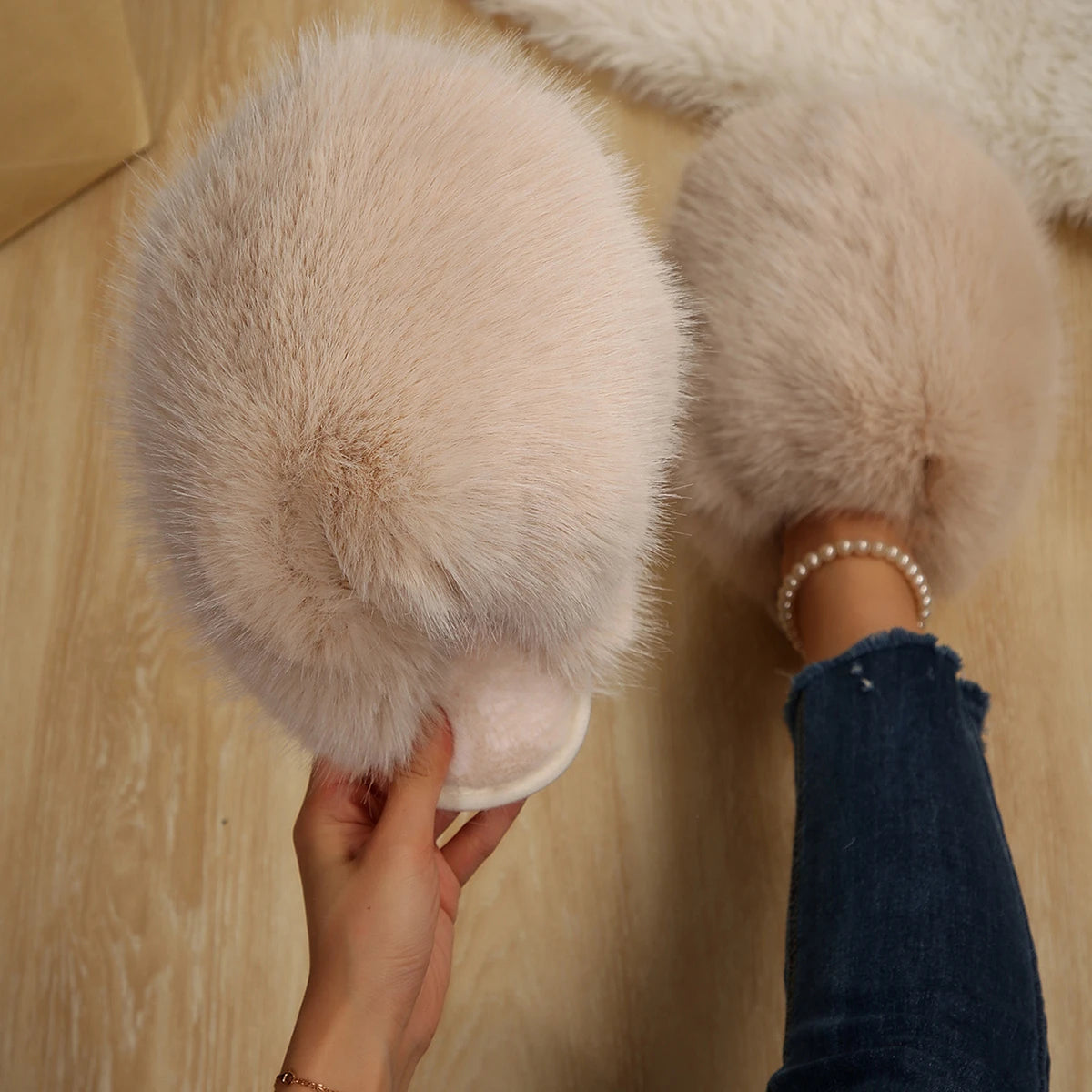 Women Fluffy Slippers Multicolor Large Size Shoes Cover Toe Warm Cotton Slippers Fashionable Autumn Winter Flat Slides Women Zpaxo Beige 42-43