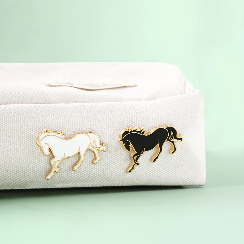 Fashionable Brooch Pins Depicting Year Horse Enamel Animal Jewelry Zpaxo