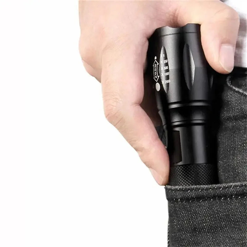 ESMARTER T6 LED Zoomable Flashlight – 800 Lumen Outdoor Torch