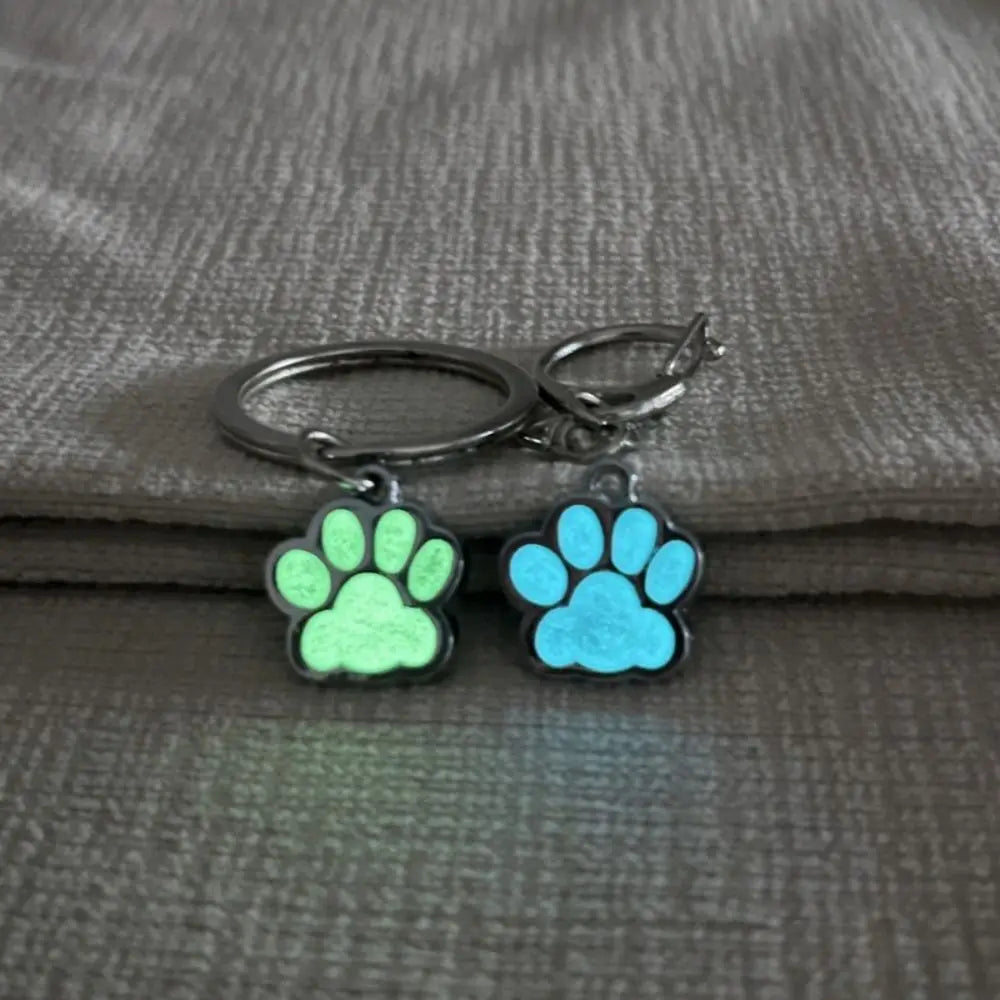 Fashion Glow in Dark Luminous Paw Keychain Bag Ornament Animal Footprints Cat Paw Keyring Alloy Cartoon Bag Pendant Zpaxo