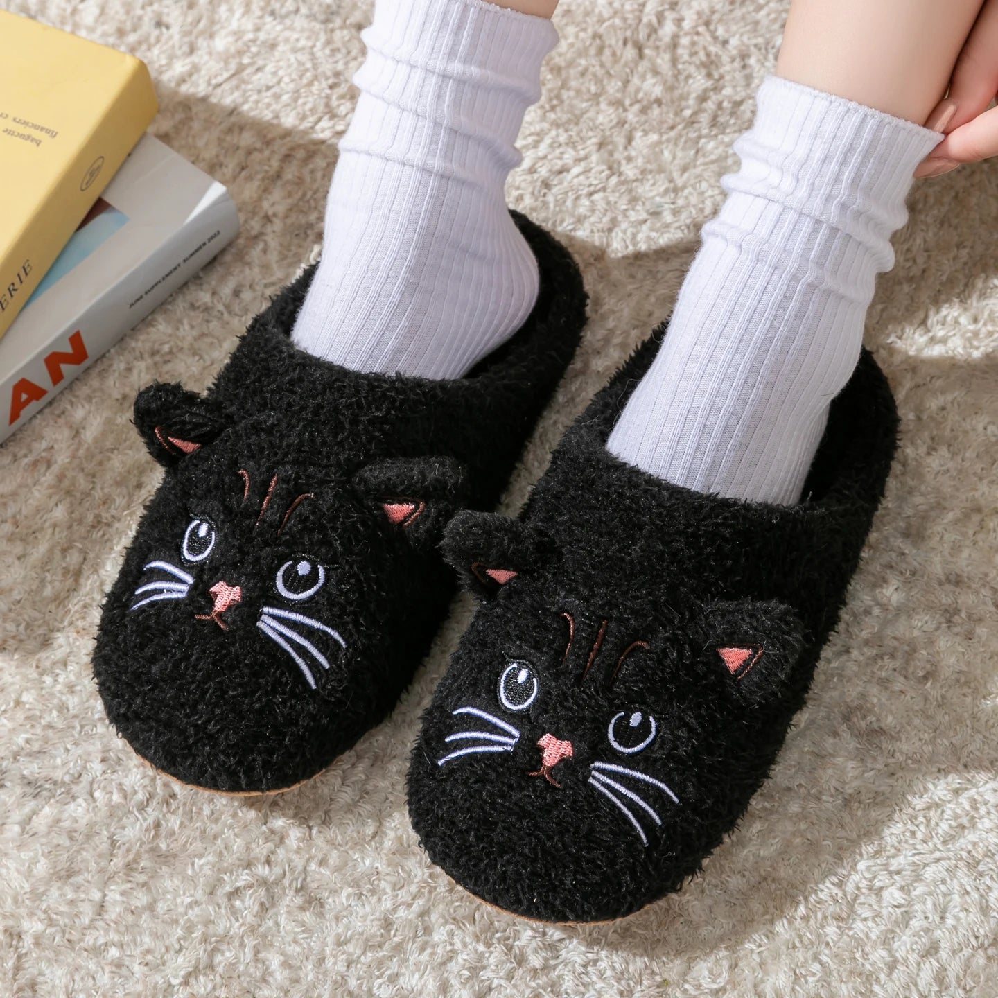 Women's Cartoon Cat Plush Slippers Cozy Winter Bedroom House Shoes