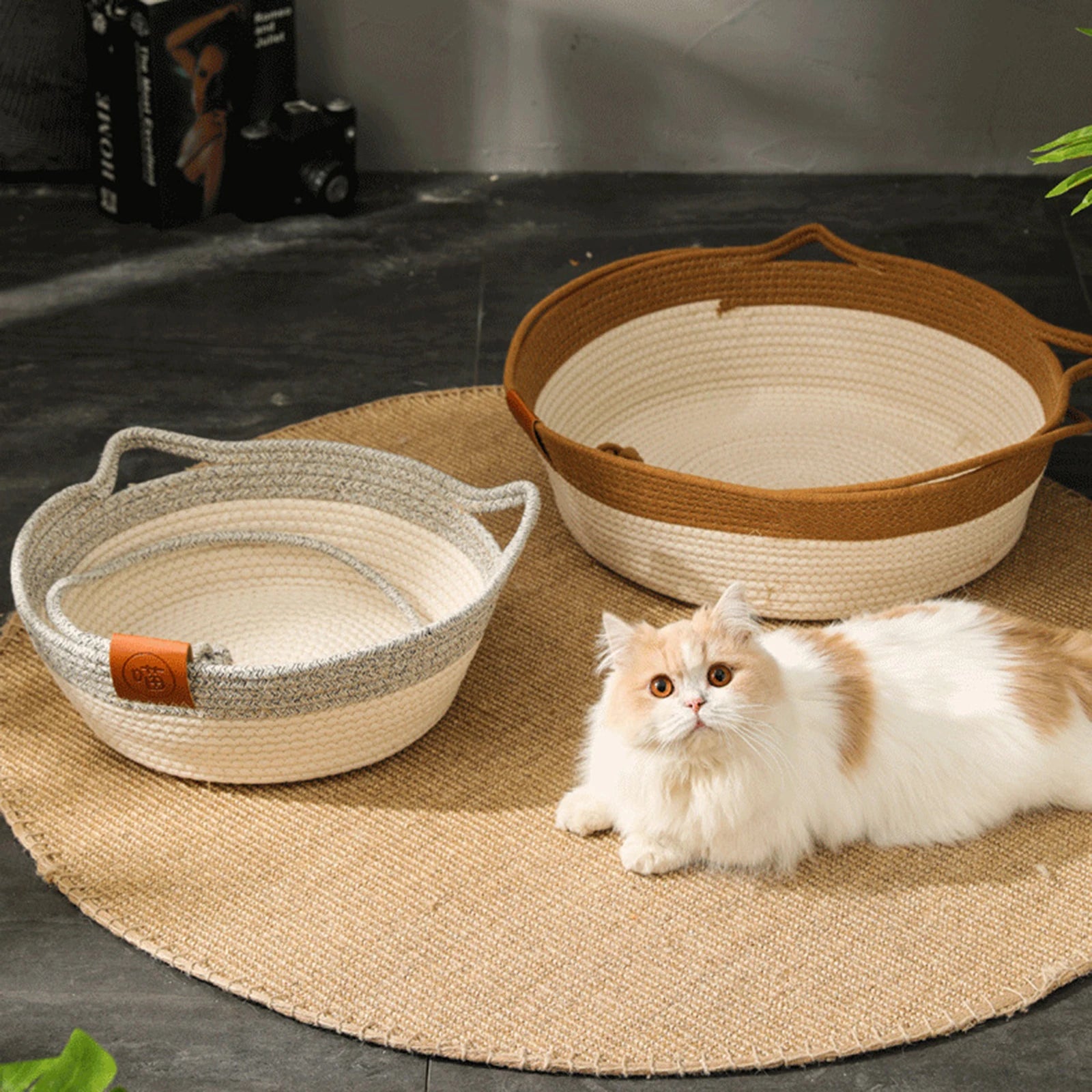 Japanese Pet Cat Bed Round Hand Woven Rattan Cat Beds Summer Cooling Kitten Basket Cotton Rope Enrichment Bed w/ Interactive Toy Zpaxo