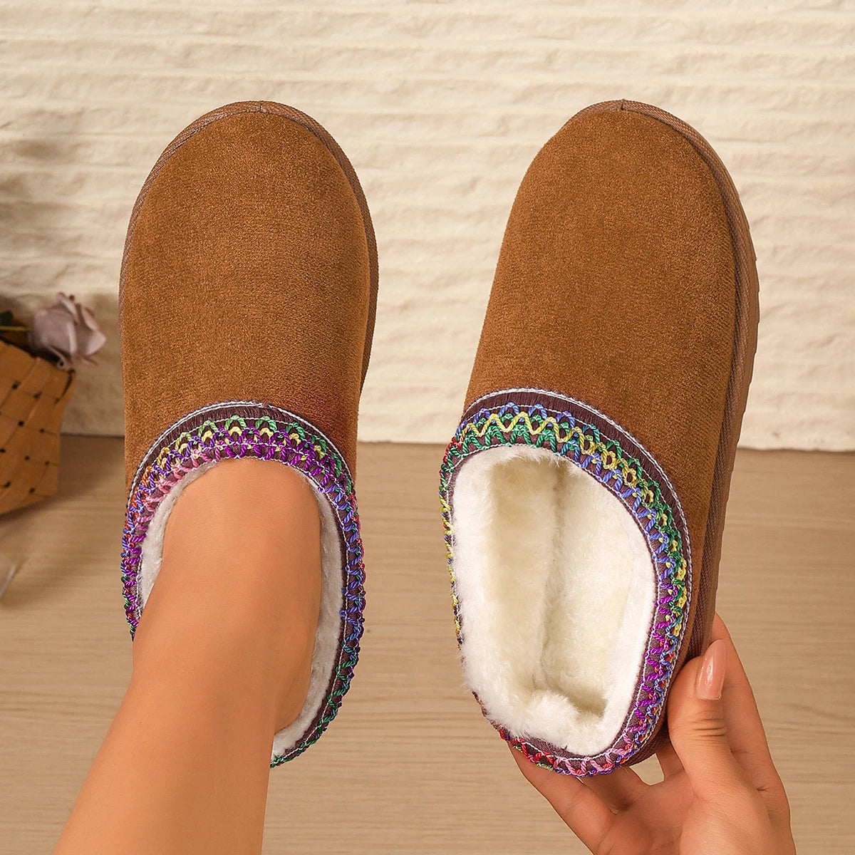 Women Slippers 2025 New Comfortable Flat Cotton Shoes Solid Color Warm Thick Bottom Slippers Platform Snow Boots Slides Women Zpaxo