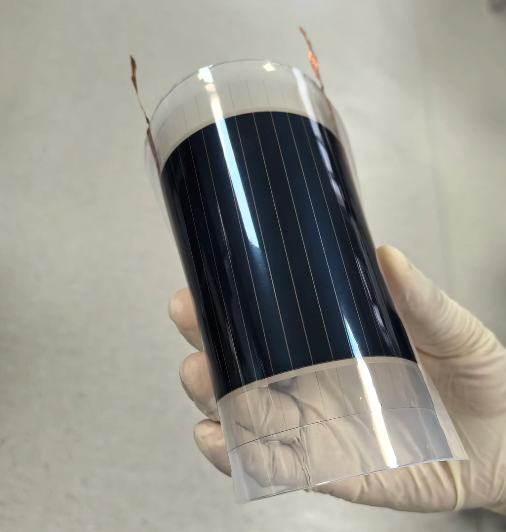Flexible Perovskite Cells Are Bendable, Customizable, and Have an External Power Supply for Scientific Display Zpaxo