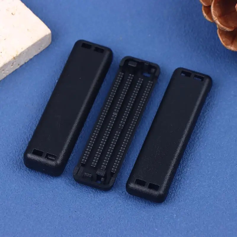 Universal Seat Belt Adjuster Clip – Anti-Slip Safety Stopper