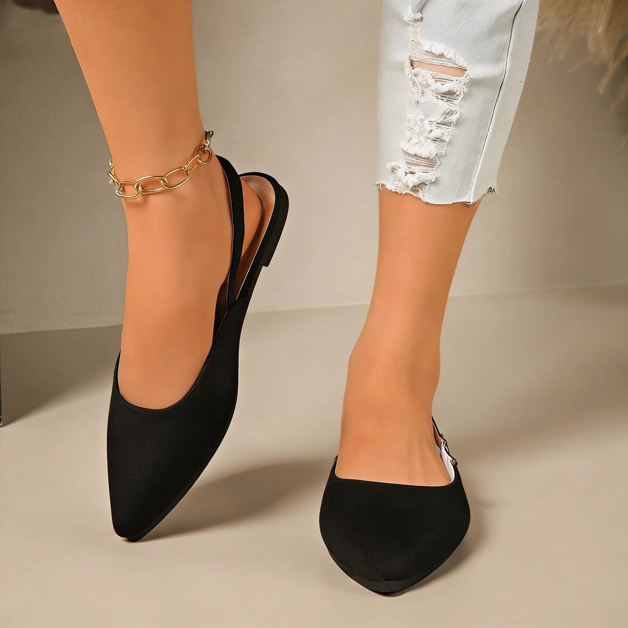 2025 New Women Sandals Sexy Pointed Retro Solid Color Sandals Outdoor Banquet Party Women Shoes Large Size Designer Baotou Shoes Zpaxo