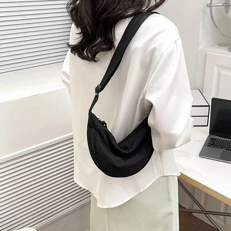 Simple Body Bag Solid Nylon Bags Women Men Unisex Shoulderbag Black Canvas Bag Large Capacity Underarm Stroage Bag with Zipper Zpaxo
