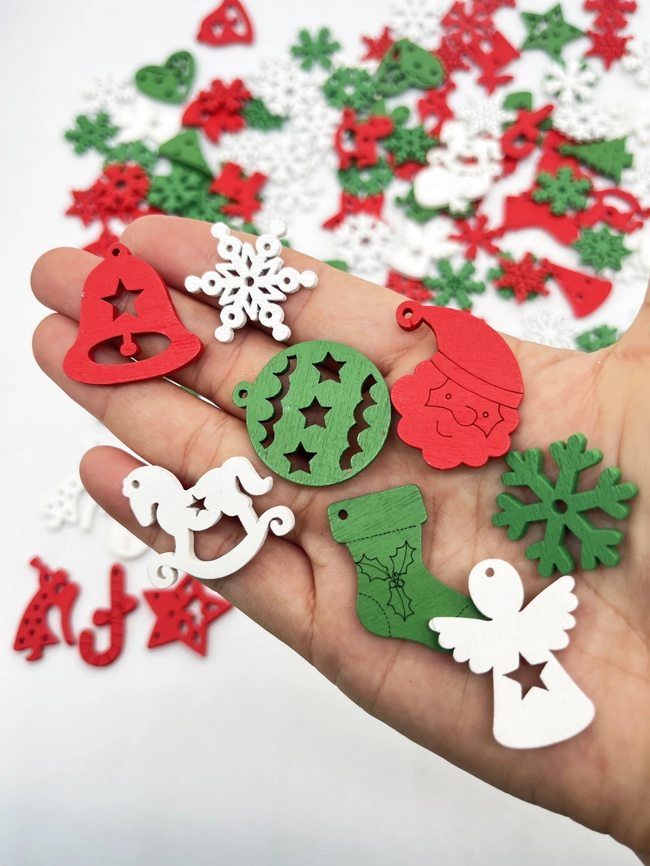 30pcs Christmas Natural Wooden Chip Santa Claus Snowflake Christmas Tree Hanging Ornament Pendant Christmas Decoration DIY Craft Zpaxo