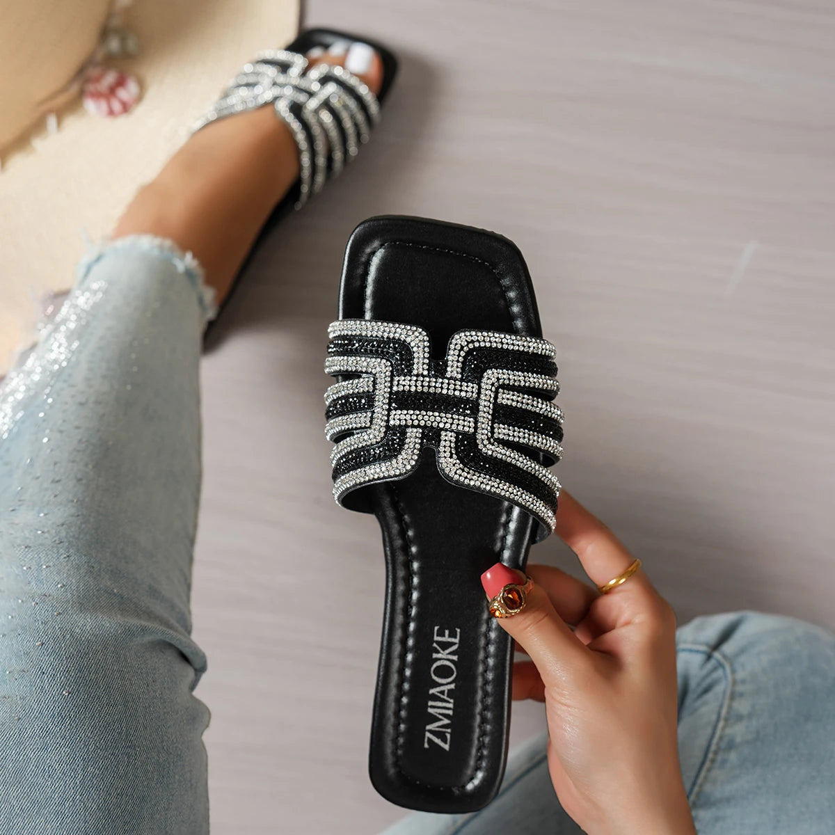2026 Women Rhinestone Slippers Fashion Non-Slip Shoes Women Outdoor Slippers Designer Square Heel Flat Sandals Slides Women Zpaxo black 39