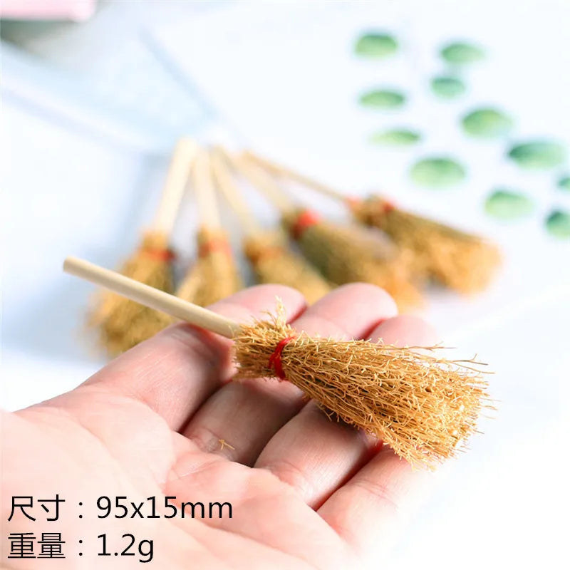 1/3/6pcs Mini Broom Witch Straw Brooms DIY Hanging Ornaments for Halloween Party Decoration Costume Props Dollhouse Accessories Zpaxo