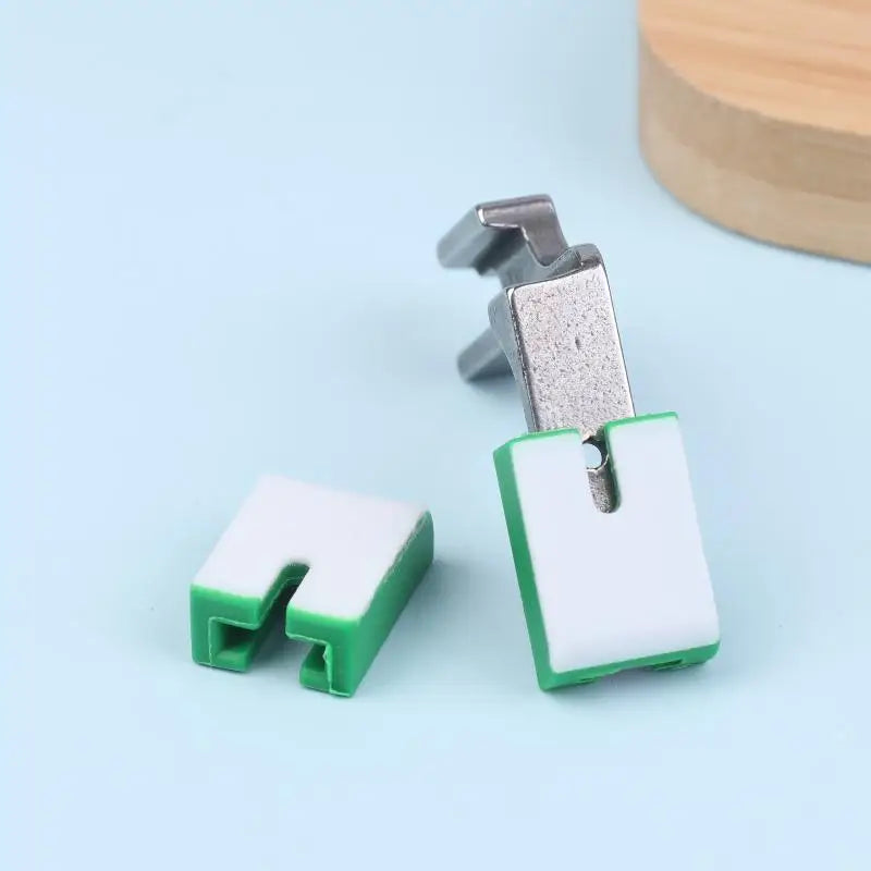P950 Adjustable Ruffling & Pleating Presser Foot – Industrial Sewing