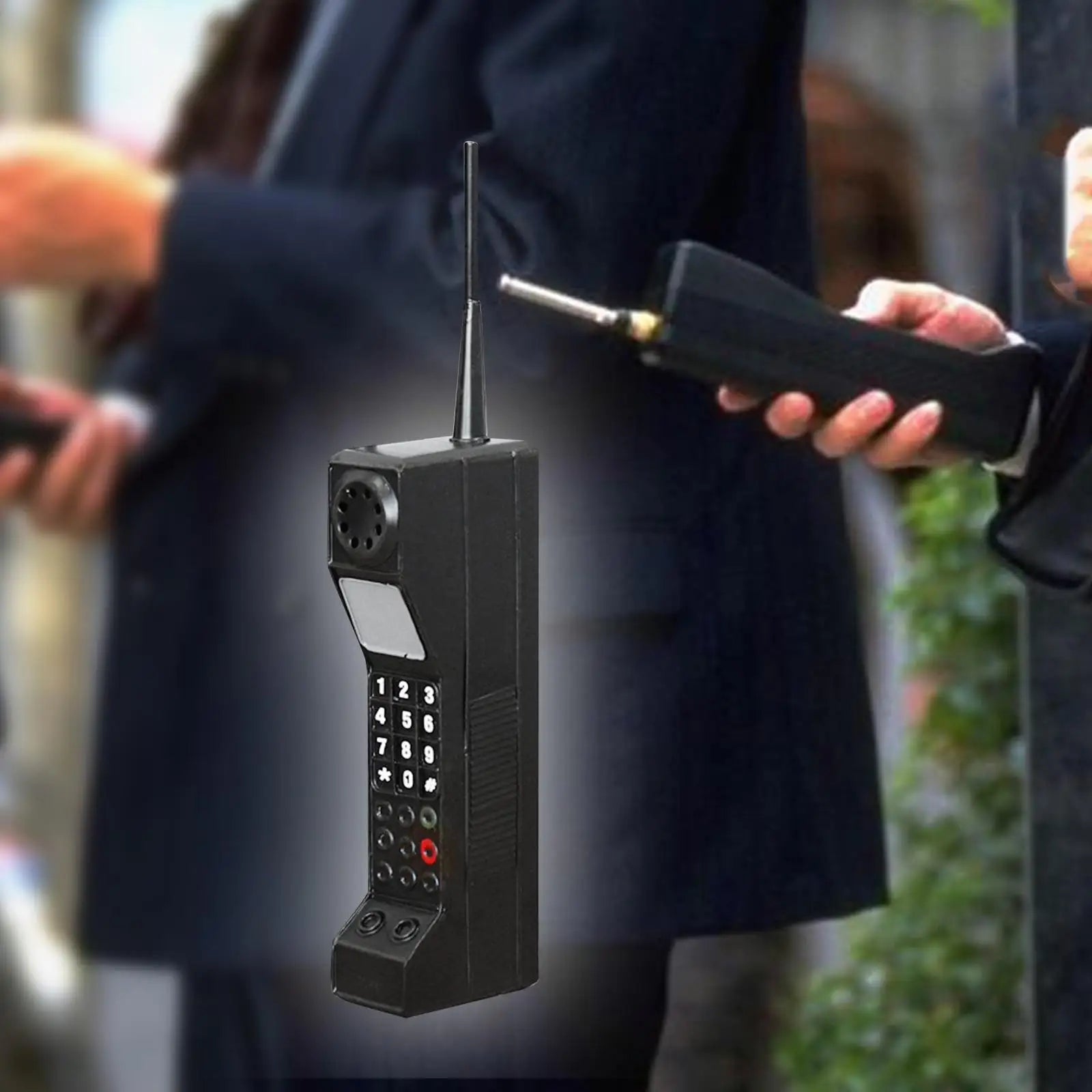 Vintage Style Brick Phone Decor 80S 90S Old Fashioned Cellular Phone Model for Halloween Party Desktop Living Room Stage Zpaxo