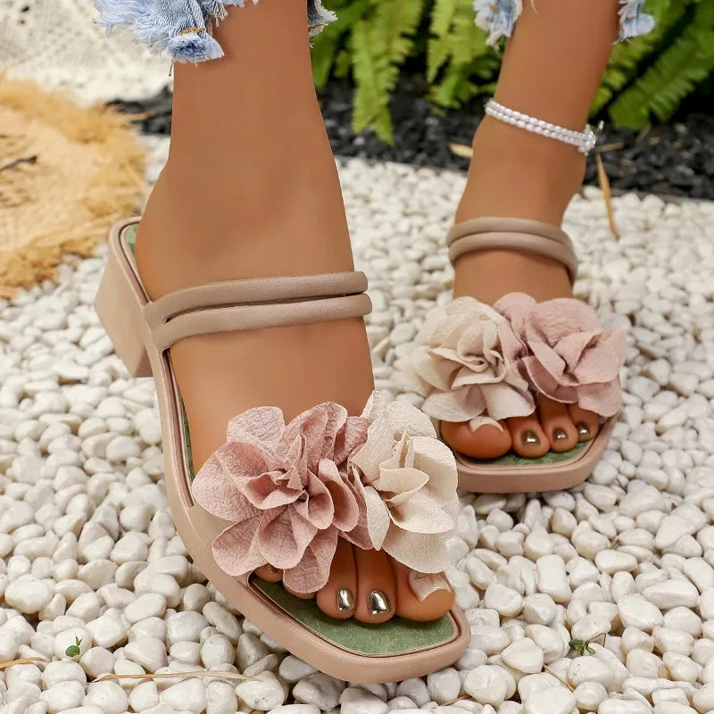 2026 Summer Trendy Women's Romantic Flower Embellishment Sandals Zpaxo