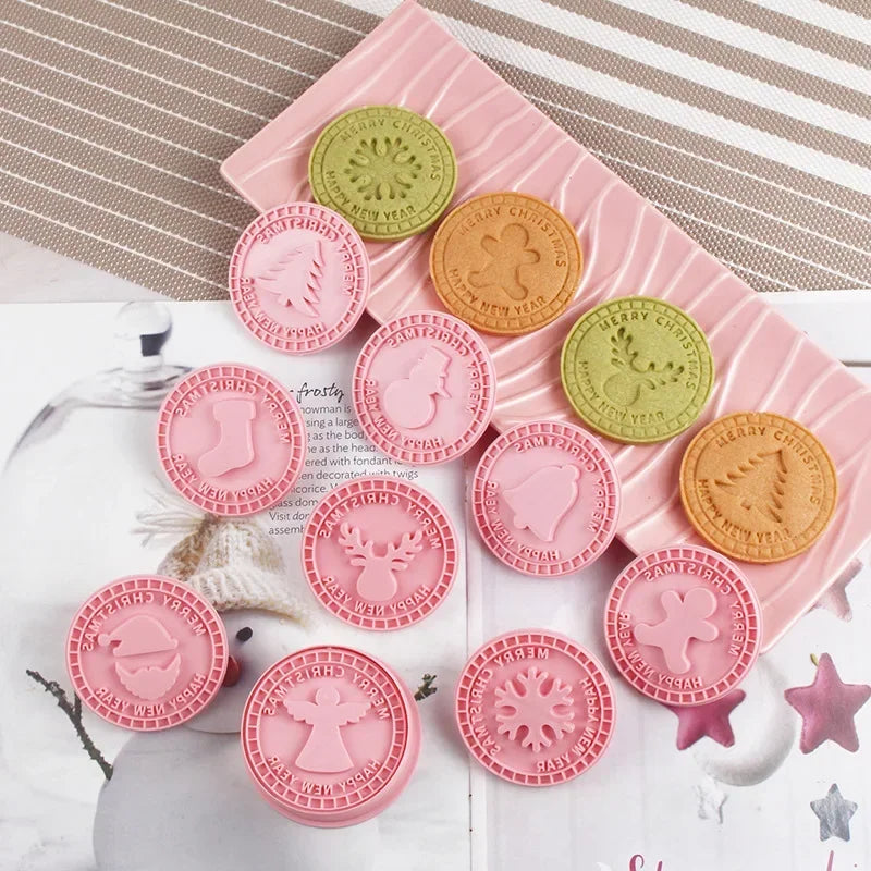 9-Piece 3D Christmas Cookie Mold Set – Santa, Snowman & Elk Cookie Mold Set Zpaxo