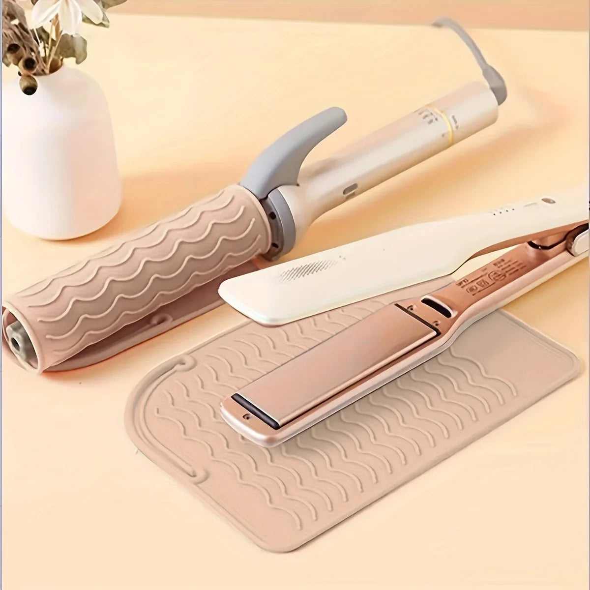 1pc Silicone Heat Resistant Mat For Hair Styling Tools, Pad For Curling lrons And Straighteners, Portable Styling Heat Mat Zpaxo Pink
