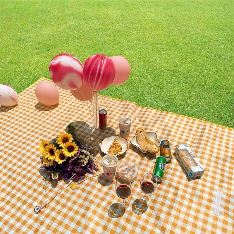 Outdoor Camping Mat, Picnic Mat, Beach Waterproof and Moisture-proof Portable Tent Sleeping Mat, Double-sided Aluminum Film Zpaxo