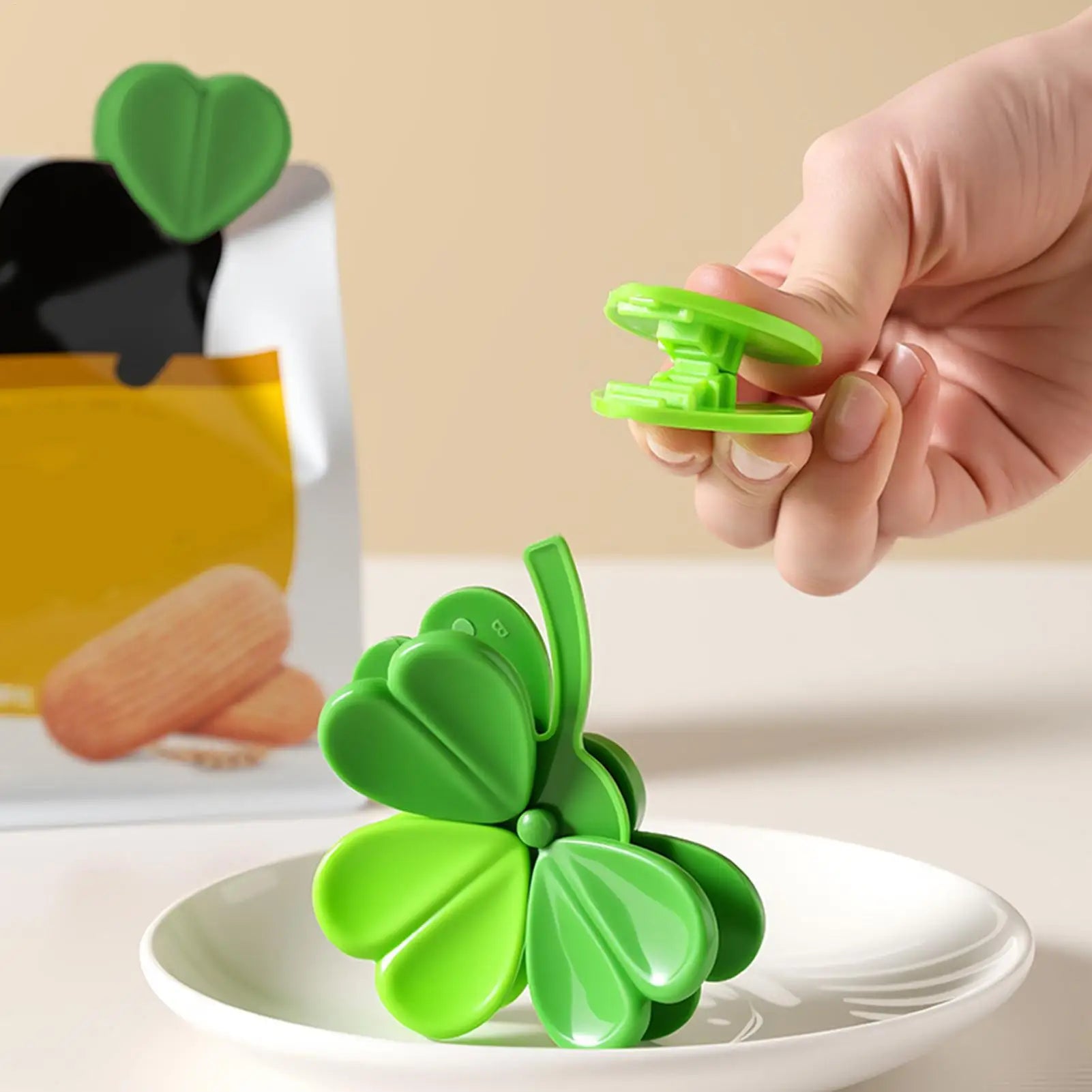 Four-leaves Clover Magnetic Food Bag Clips Reusable Kitchen Sealer