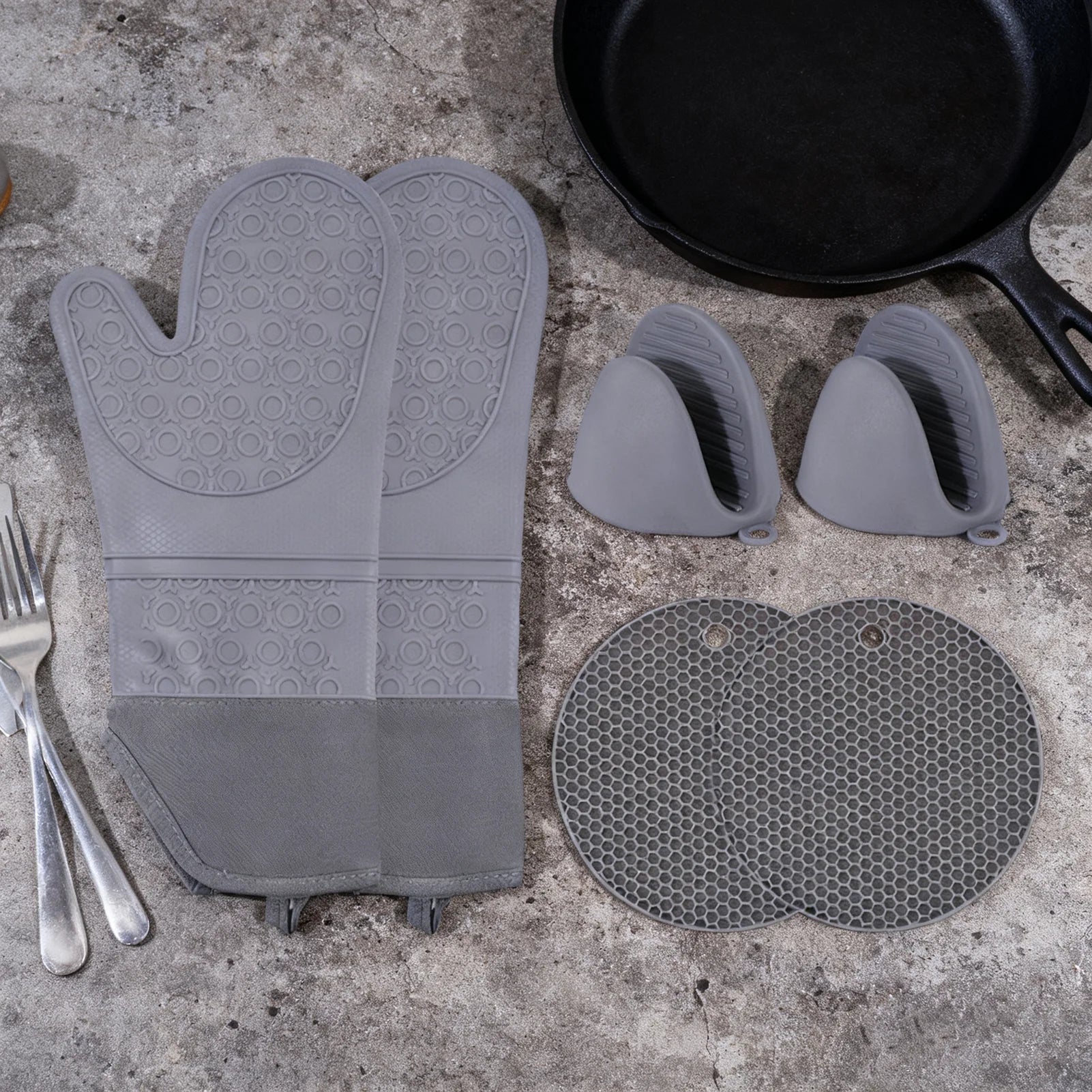 Silicone Oven Mitts Heat-Resistant Silicone Kitchen Gadgets Ergonomic Oven Mitts Pot Holders Sets for Cooking Grilling Barbecue Zpaxo