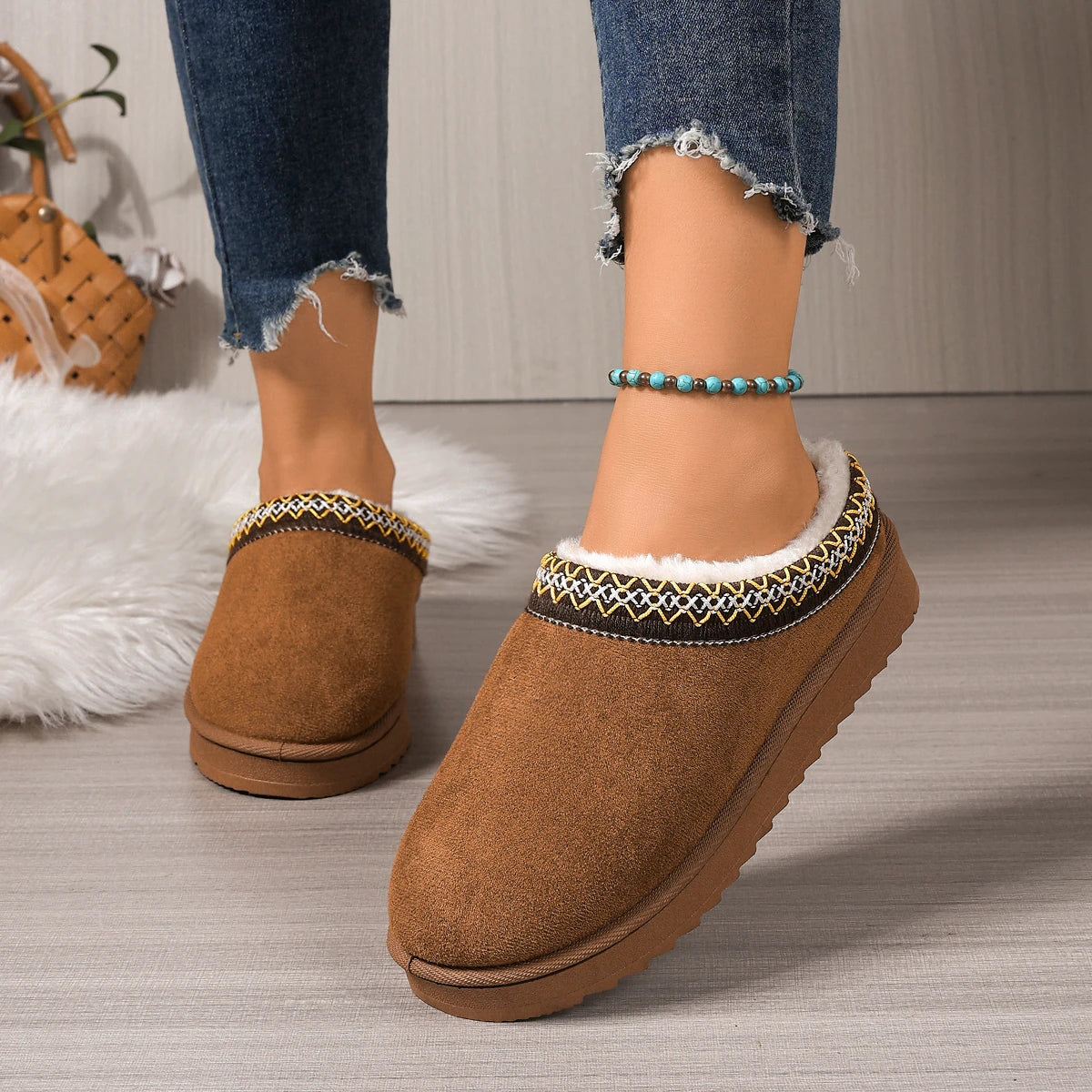 2025 New Women Slippers Comfortable Outdoor Slides Women Trend Covered Half Mop Warm Slippers Winter Warm Thick Sole Shoes Women Zpaxo