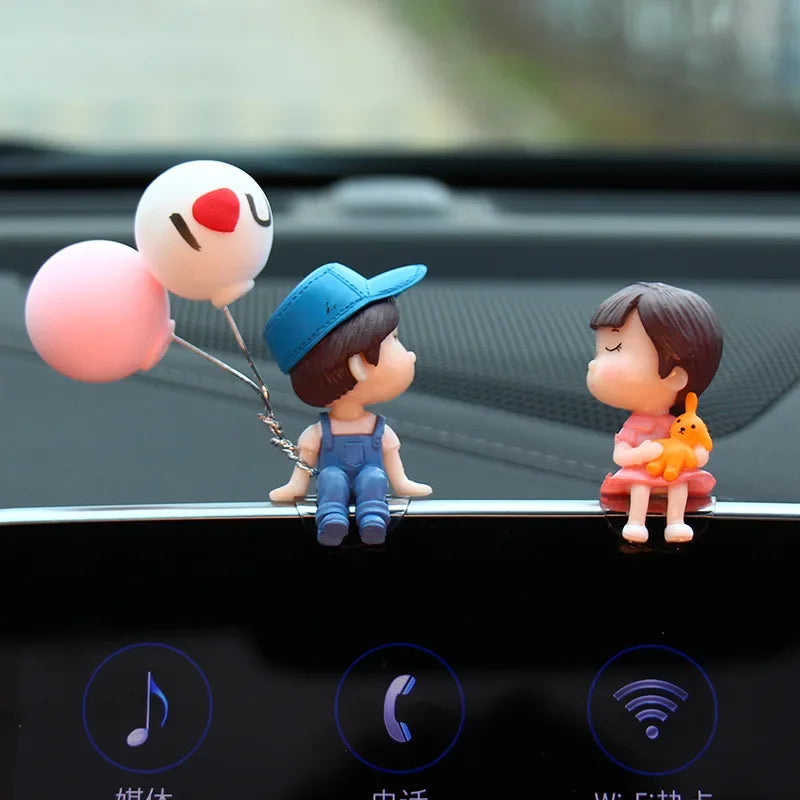 Cartoon Couple Resin Dolls – Cute Car Dashboard Decor Gift