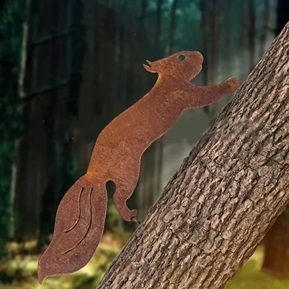 Creative Tree Insert Rusty Squirrel Silhouette Metal Decoration